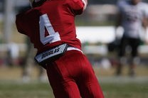 开云体育登录网站入口-球队是否通过边路连续推进撕裂密集防守线路